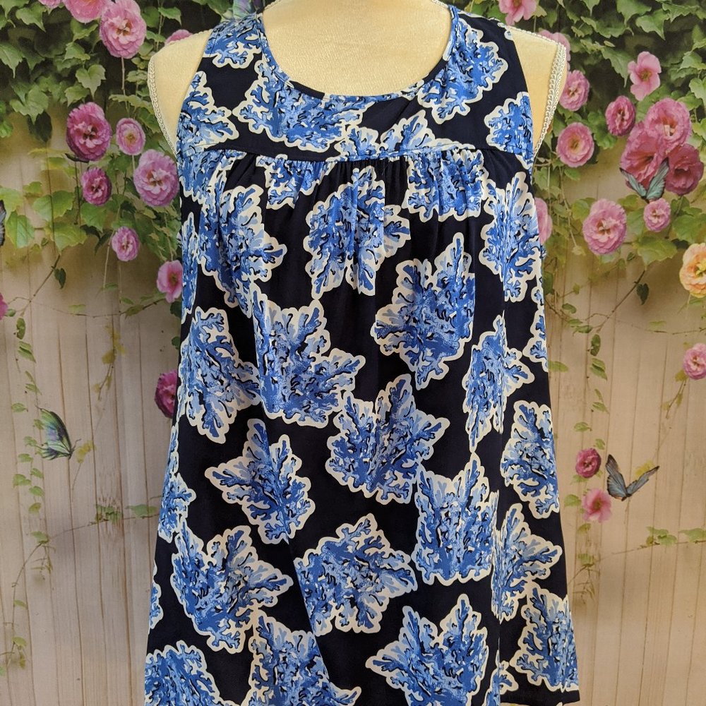 NWT Sleeveless Open Tie Back Blouse Size Large